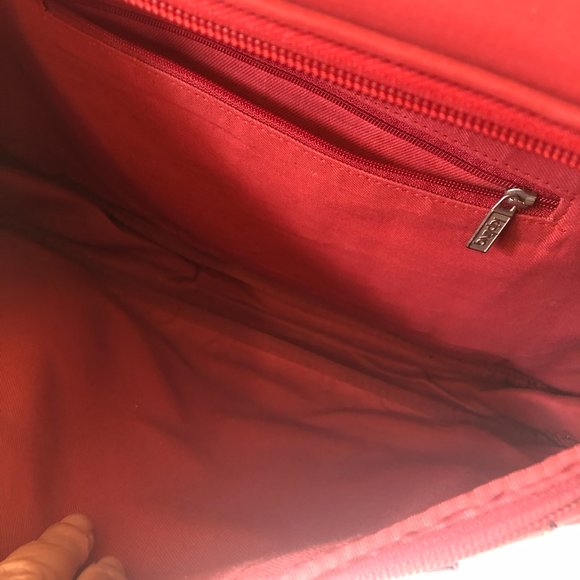 Kipling red messenger bag with computer compartment - Picture 9 of 16